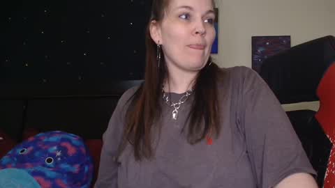 Snapshot of toxiclilly chatting on 11/08/25, 07:41 Lilly Miss Mistress Goddess Maam Queen Boss online show from 11/08/25, 07:41