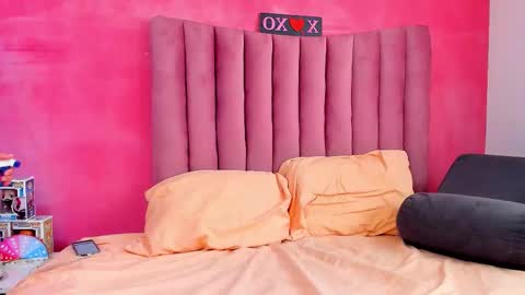 Snapshot of toxiclove01 chatting on 12/20/25, 07:21 toxiclove01 online show from 12/20/25, 07:21