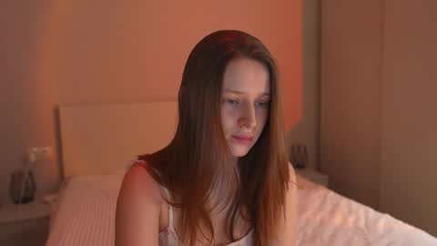 Bella online show from 11/30/25, 04:33