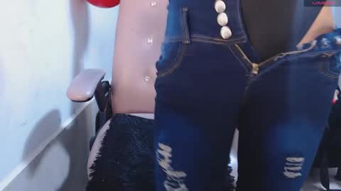 Snapshot of toxxxic_cams chatting on 11/16/25, 02:39 toxca69 online show from 11/16/25, 02:39