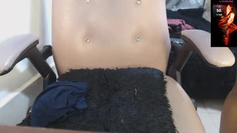 Snapshot of toxxxic_cams chatting on 11/17/25, 01:33 toxca69 online show from 11/17/25, 01:33