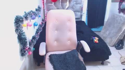 Snapshot of toxxxic_cams chatting on 11/28/25, 02:03 toxca69 online show from 11/28/25, 02:03