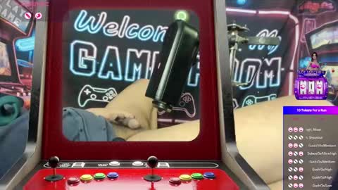 Snapshot of toysformycock chatting on 12/07/24, 09:06 ToysForMyCock online show from 12/07/24, 09:06