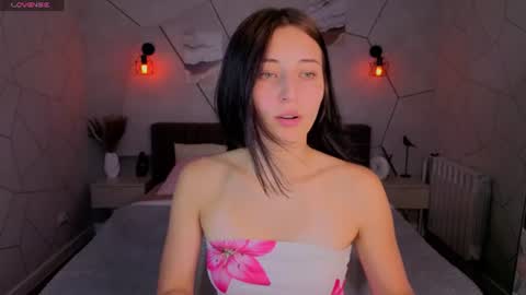 tracey_gill online show from 07/08/26, 09:14