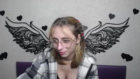 TracyLeeBB online show from 11/18/25, 02:43