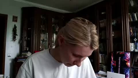 Lesly online show from 06/29/26, 08:42