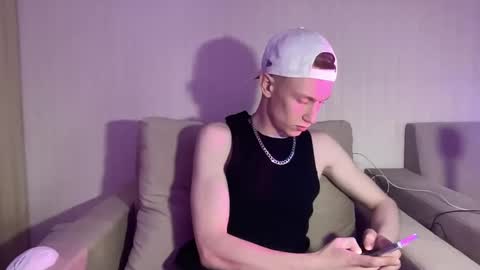 Travis online show from 04/08/26, 09:20