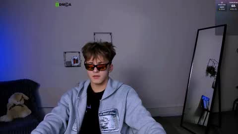 Travis online show from 09/15/25, 07:25