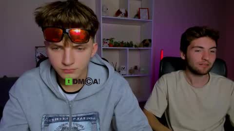 Travis online show from 10/04/25, 07:01