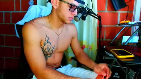 TRAVIS. online show from 03/15/26, 02:12