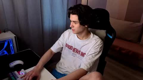 travisrivas online show from 05/18/26, 02:01