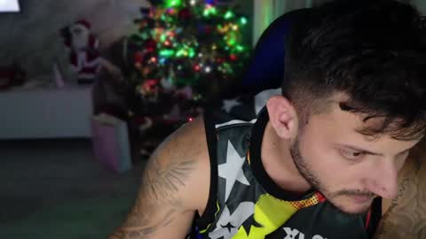 TRAVISS HOLDEN online show from 12/19/24, 04:34