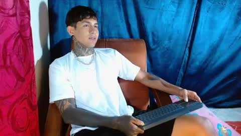 Snapshot of travistanner28 chatting on 02/12/25, 09:54 TRAV - INDEPENDENT MODEL online show from 02/12/25, 09:54