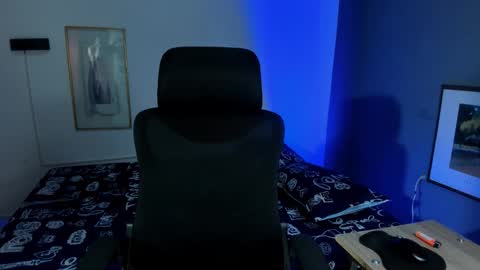 Snapshot of travistanner28 chatting on 11/23/25, 11:54 TRAV - INDEPENDENT MODEL online show from 11/23/25, 11:54