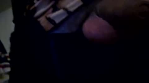 Snapshot of traxxxman1 chatting on 10/05/25, 10:24 traxxxman1 online show from 10/05/25, 10:24