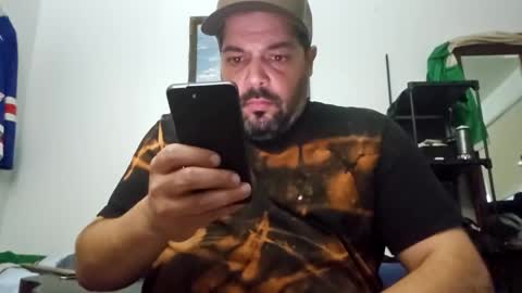 Snapshot of traxxxman1 chatting on 10/07/25, 10:18 traxxxman1 online show from 10/07/25, 10:18