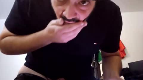 Snapshot of traxxxman1 chatting on 10/22/25, 11:48 traxxxman1 online show from 10/22/25, 11:48