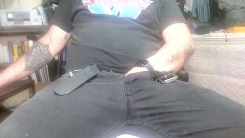 Snapshot of treasured_trash chatting on 03/04/26, 02:17 Dilly Dally online show from 03/04/26, 02:17