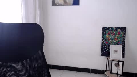 Emily online show from 12/04/25, 07:44