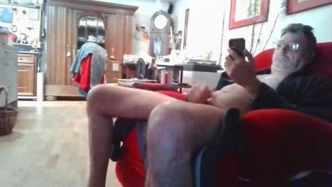 trebgeis1 online show from 09/28/25, 05:02