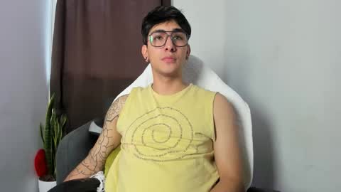 Snapshot of trebol_lynn chatting on 12/16/25, 06:57 Trebol Lynn online show from 12/16/25, 06:57