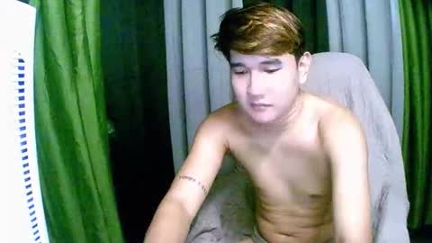 trebz_01 online show from 12/23/25, 08:56