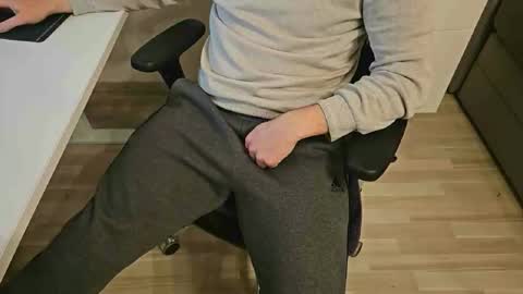 tree1989 online show from 12/28/24, 07:54