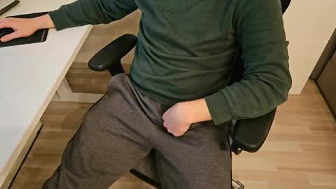 Snapshot of tree1989 chatting on 01/12/25, 07:21 tree1989 online show from 01/12/25, 07:21