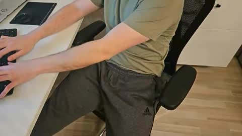 tree1989 online show from 02/15/25, 07:50