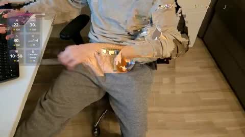 Snapshot of tree1989 chatting on 12/18/25, 06:58 tree1989 online show from 12/18/25, 06:58