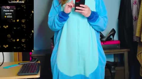 TreeJeanne online show from 11/01/25, 03:30