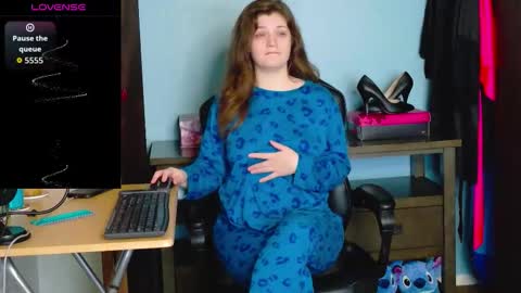 TreeJeanne online show from 11/16/25, 02:17