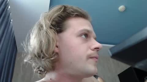 Sarah And Jon online show from 12/31/24, 07:20