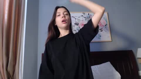 Sarah And Jon online show from 03/04/25, 06:04