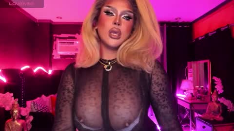 Jade online show from 10/25/25, 06:57