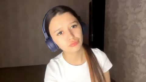 Bella online show from 03/31/26, 05:24