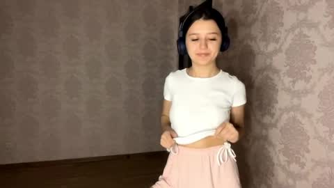 Bella online show from 04/01/26, 05:10