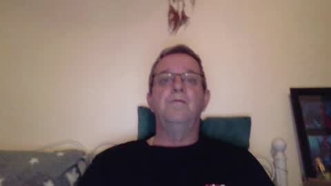 Snapshot of trev8331 chatting on 10/15/25, 07:41 Fe-fi-fo-fum online show from 10/15/25, 07:41