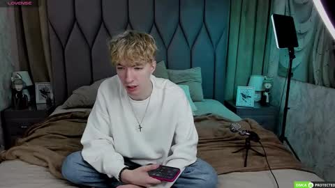 TrevorBenson online show from 10/09/25, 03:26