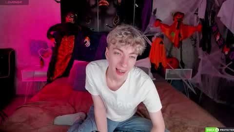 TrevorBenson online show from 10/26/25, 06:03