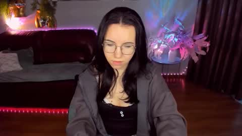 TriciaDaisy online show from 05/02/26, 04:28