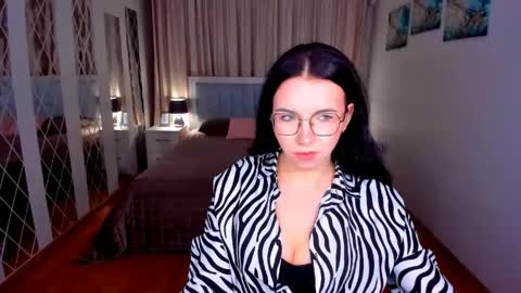 TriciaDaisy online show from 05/11/26, 03:18
