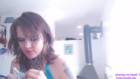 Cassie online show from 09/12/25, 09:15