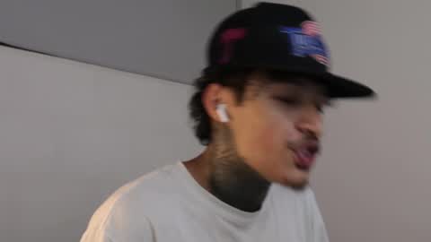 - trieone online show from 03/04/25, 08:02