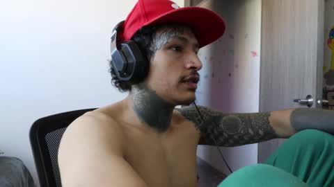 - trieone online show from 09/25/25, 07:06