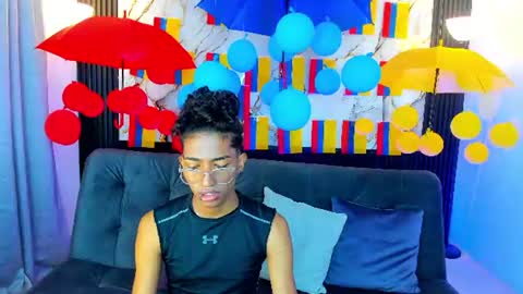 Snapshot of triiangel_latinboy chatting on 06/19/26, 12:31 Johan online show from 06/19/26, 12:31