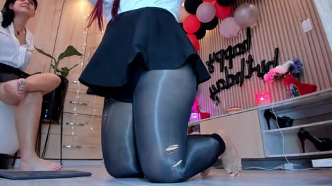 Snapshot of trinitixx chatting on 12/21/24, 09:15 Triny online show from 12/21/24, 09:15