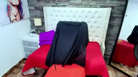 Snapshot of trinity_tsx chatting on 07/19/26, 06:55 SOFIA online show from 07/19/26, 06:55