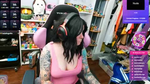 Trin Kat pet online show from 10/03/25, 07:22