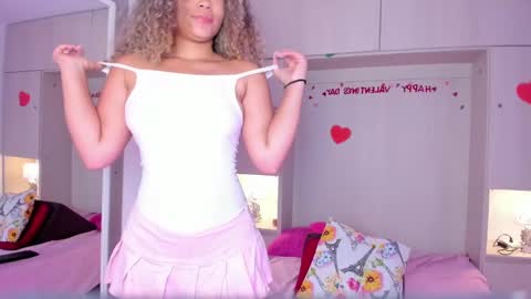 Snapshot of trishamoon chatting on 02/26/25, 07:20 TRISHA online show from 02/26/25, 07:20